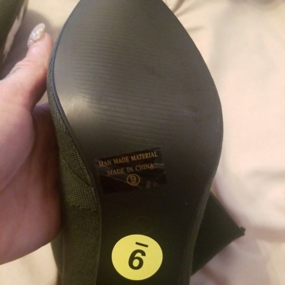 Booties - Picture 4 of 4